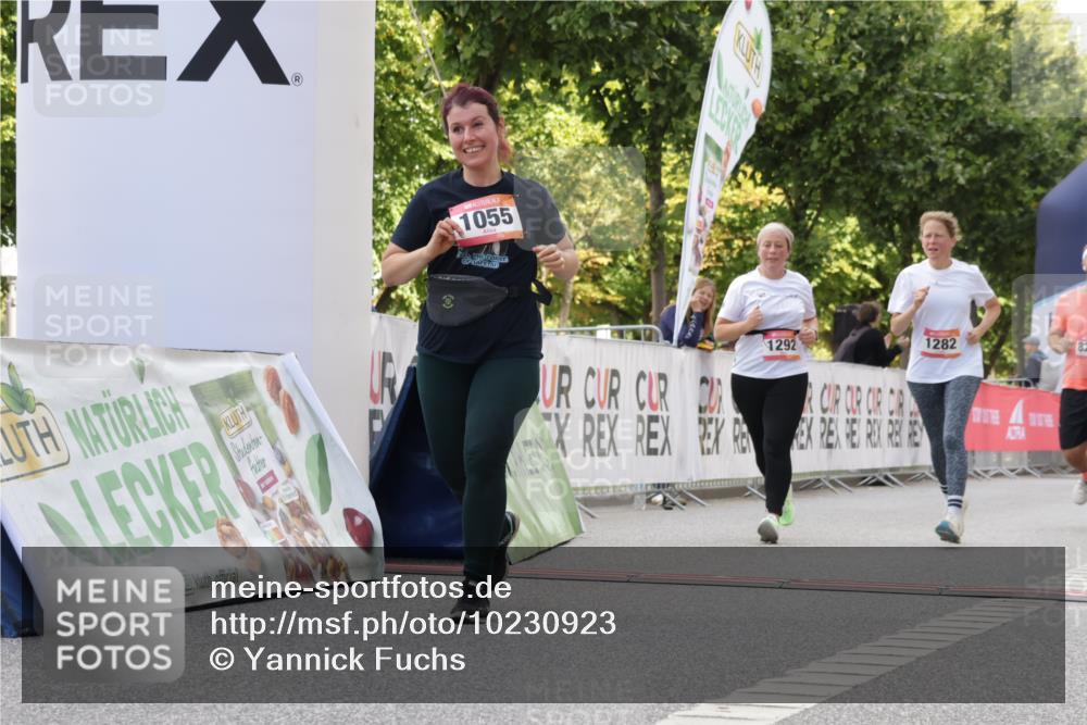 06.09.2026 - CURREX Alsterlauf Yannick Fuchs http://msf.ph/oto/10230923 06.09.2026 11:57:02 Ziel 1055, 1171, 1248, 1257, 1282, 1292, 8284, 8325, 8326 meine-sportfotos.de