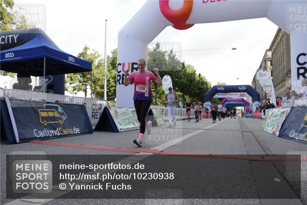 06.09.2026 - CURREX Alsterlauf Yannick Fuchs http://msf.ph/oto/10230938 06.09.2026 11:54:34 Ziel 1086, 1122, 1168, 1191, 1289, 1325, 1328, 1332, 1339, 8185, 8239, 8240 meine-sportfotos.de