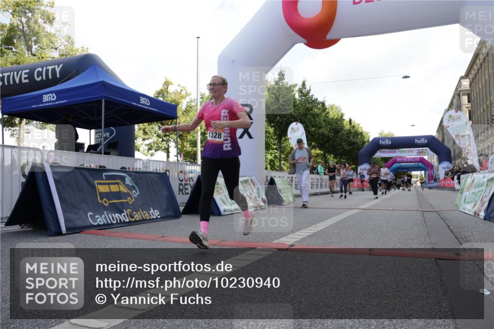 06.09.2026 - CURREX Alsterlauf Yannick Fuchs http://msf.ph/oto/10230940 06.09.2026 11:54:34 Ziel 1086, 1122, 1168, 1191, 1289, 1325, 1328, 1332, 1339, 8185, 8239, 8240 meine-sportfotos.de