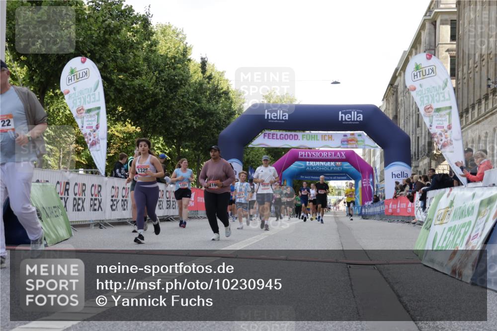 06.09.2026 - CURREX Alsterlauf Yannick Fuchs http://msf.ph/oto/10230945 06.09.2026 11:54:36 Ziel 1017, 1019, 1122, 1168, 1191, 1289, 1290, 1325, 1328, 1331, 8185 meine-sportfotos.de