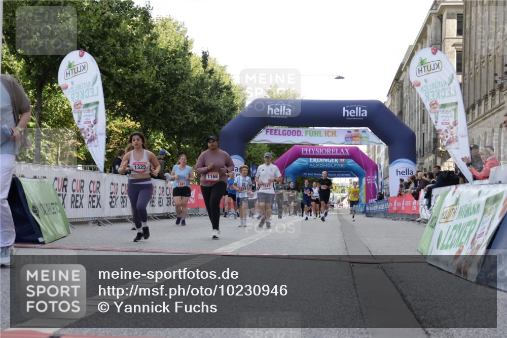 06.09.2026 - CURREX Alsterlauf Yannick Fuchs http://msf.ph/oto/10230946 06.09.2026 11:54:36 Ziel 1017, 1019, 1122, 1168, 1191, 1289, 1290, 1325, 1328, 1331, 8185 meine-sportfotos.de