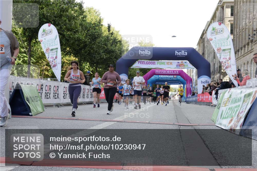 06.09.2026 - CURREX Alsterlauf Yannick Fuchs http://msf.ph/oto/10230947 06.09.2026 11:54:36 Ziel 1017, 1019, 1122, 1168, 1191, 1289, 1290, 1325, 1328, 1331, 8185 meine-sportfotos.de