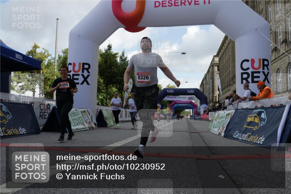 06.09.2026 - CURREX Alsterlauf Yannick Fuchs http://msf.ph/oto/10230952 06.09.2026 11:57:03 Ziel 1055, 1171, 1248, 1257, 1282, 1292, 8284, 8325, 8326 meine-sportfotos.de