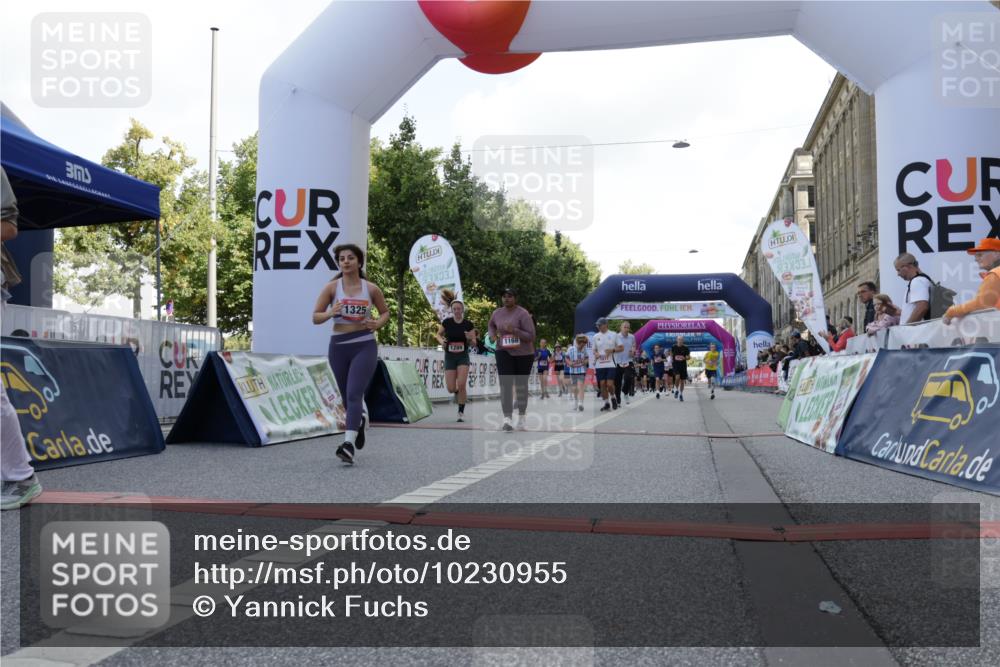06.09.2026 - CURREX Alsterlauf Yannick Fuchs http://msf.ph/oto/10230955 06.09.2026 11:54:38 Ziel 1012, 1017, 1019, 1031, 1122, 1168, 1185, 1191, 1251, 1289, 1290, 1325, 1328, 1331 meine-sportfotos.de
