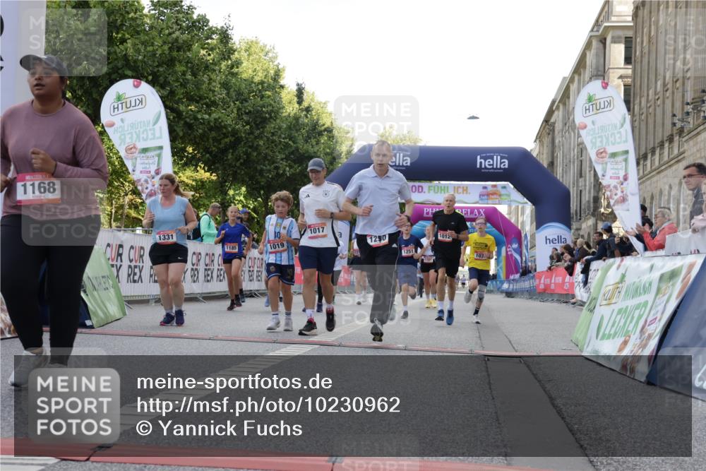 06.09.2026 - CURREX Alsterlauf Yannick Fuchs http://msf.ph/oto/10230962 06.09.2026 11:54:40 Ziel 1012, 1017, 1019, 1031, 1101, 1122, 1168, 1185, 1222, 1251, 1260, 1280, 1289, 1290, 1325, 1328, 1331 meine-sportfotos.de