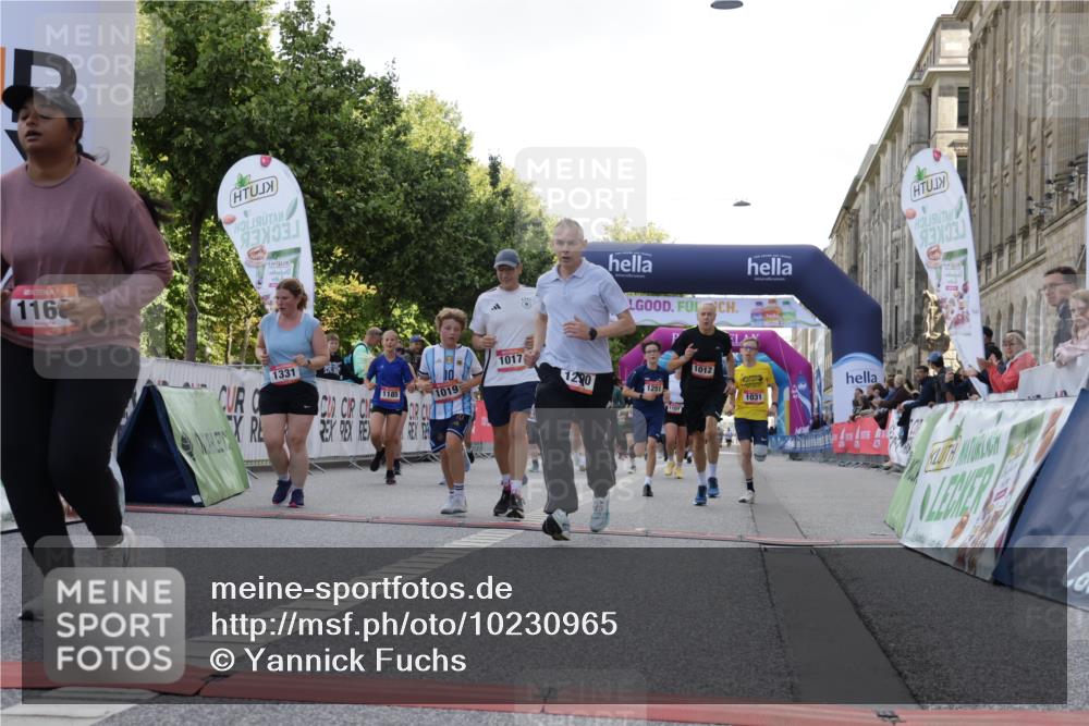 06.09.2026 - CURREX Alsterlauf Yannick Fuchs http://msf.ph/oto/10230965 06.09.2026 11:54:41 Ziel 1012, 1017, 1019, 1031, 1060, 1101, 1122, 1168, 1185, 1222, 1231, 1251, 1260, 1270, 1280, 1289, 1290, 1325, 1331 meine-sportfotos.de