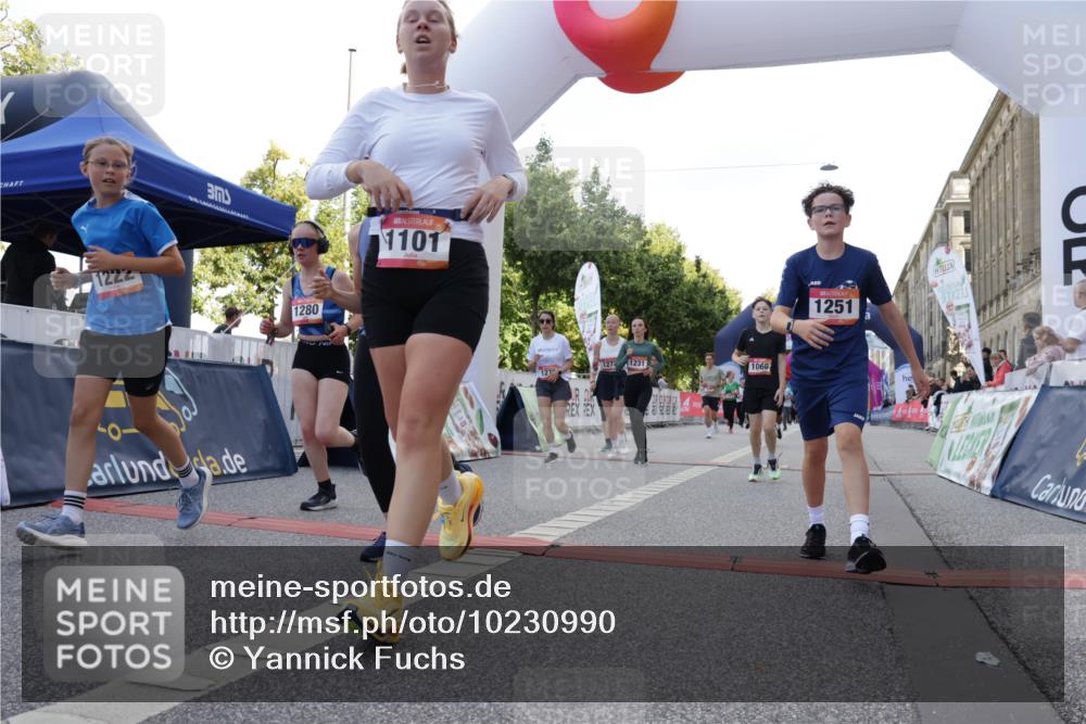 06.09.2026 - CURREX Alsterlauf Yannick Fuchs http://msf.ph/oto/10230990 06.09.2026 11:54:46 Ziel 1012, 1017, 1019, 1031, 1060, 1101, 1140, 1145, 1185, 1222, 1231, 1247, 1251, 1260, 1270, 1272, 1275, 1276, 1280, 1289, 1290, 1331 meine-sportfotos.de