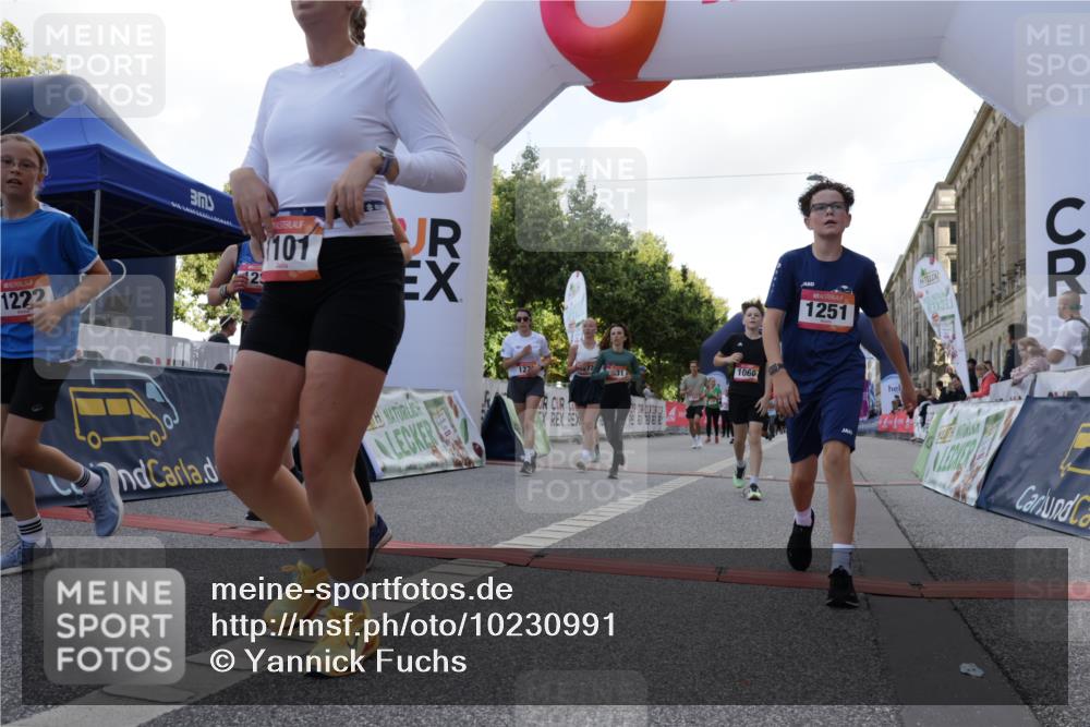 06.09.2026 - CURREX Alsterlauf Yannick Fuchs http://msf.ph/oto/10230991 06.09.2026 11:54:46 Ziel 1012, 1017, 1019, 1031, 1060, 1101, 1140, 1145, 1185, 1222, 1231, 1247, 1251, 1260, 1270, 1272, 1275, 1276, 1280, 1289, 1290, 1331 meine-sportfotos.de