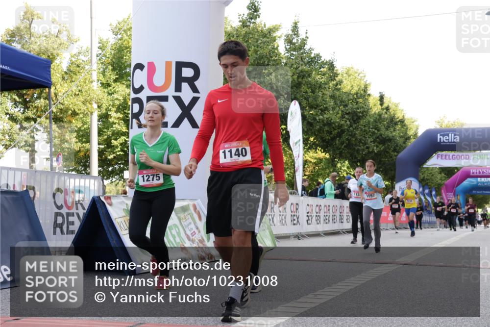 06.09.2026 - CURREX Alsterlauf Yannick Fuchs http://msf.ph/oto/10231008 06.09.2026 11:54:52 Ziel 1060, 1097, 1134, 1140, 1145, 1231, 1238, 1247, 1270, 1272, 1275, 1276 meine-sportfotos.de