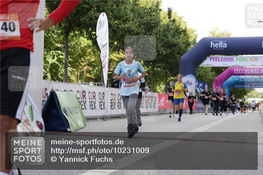 06.09.2026 - CURREX Alsterlauf Yannick Fuchs http://msf.ph/oto/10231009 06.09.2026 11:54:53 Ziel 1060, 1097, 1134, 1140, 1145, 1231, 1238, 1247, 1270, 1272, 1275, 1276 meine-sportfotos.de