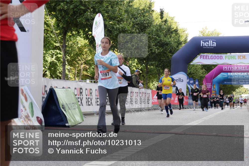 06.09.2026 - CURREX Alsterlauf Yannick Fuchs http://msf.ph/oto/10231013 06.09.2026 11:54:54 Ziel 1097, 1134, 1140, 1145, 1238, 1247, 1272, 1275, 1276 meine-sportfotos.de
