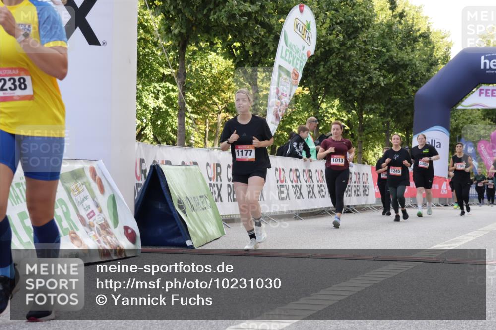 06.09.2026 - CURREX Alsterlauf Yannick Fuchs http://msf.ph/oto/10231030 06.09.2026 11:54:59 Ziel 1013, 1097, 1134, 1177, 1238, 1245 meine-sportfotos.de