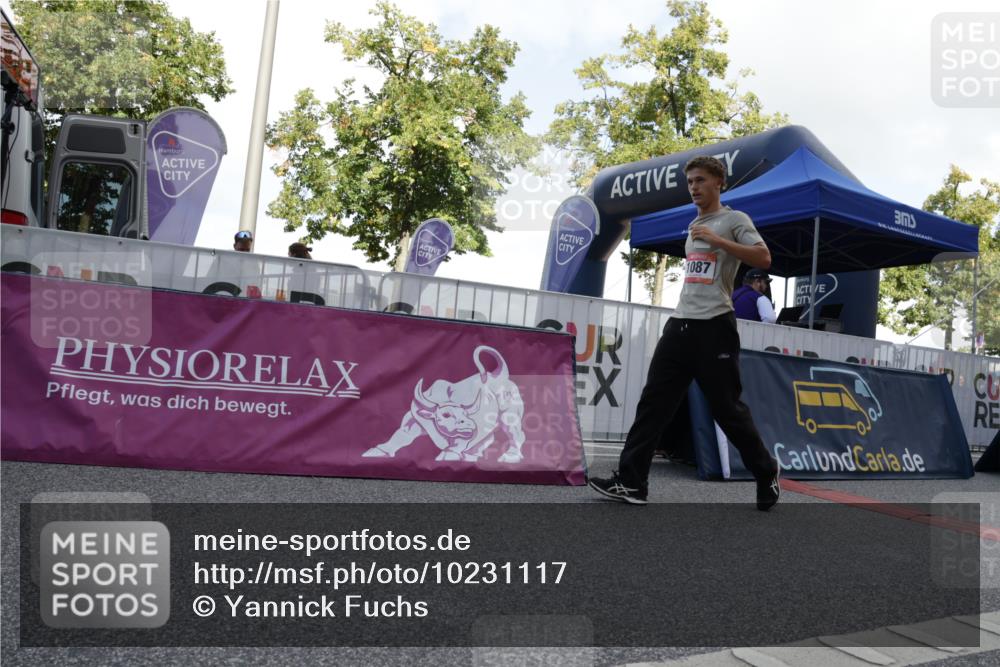 06.09.2026 - CURREX Alsterlauf Yannick Fuchs http://msf.ph/oto/10231117 06.09.2026 11:55:21 Ziel 1071, 1087, 1141, 1183, 1233, 1243, 1273, 1337, 1338, 8344 meine-sportfotos.de