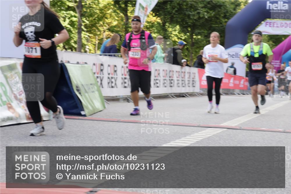 06.09.2026 - CURREX Alsterlauf Yannick Fuchs http://msf.ph/oto/10231123 06.09.2026 11:55:24 Ziel 1030, 1033, 1071, 1087, 1183, 1233, 1273, 1337, 1338, 8136 meine-sportfotos.de