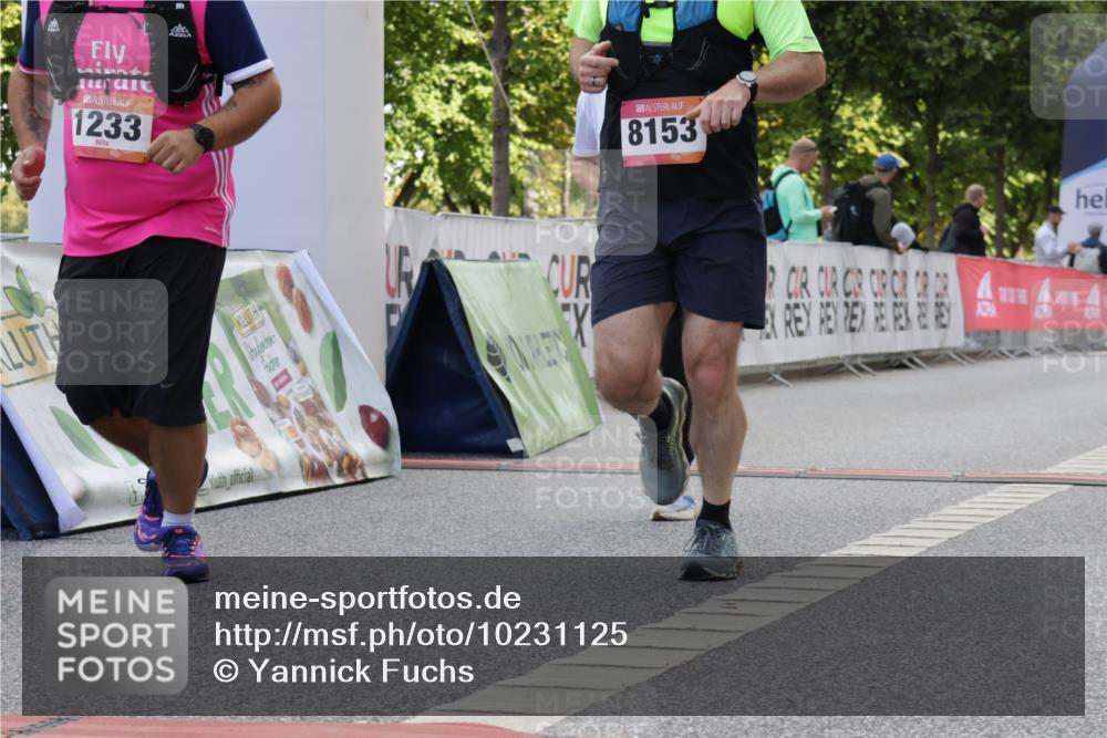 06.09.2026 - CURREX Alsterlauf Yannick Fuchs http://msf.ph/oto/10231125 06.09.2026 11:55:27 Ziel 1030, 1033, 1071, 1233, 1337, 8136 meine-sportfotos.de