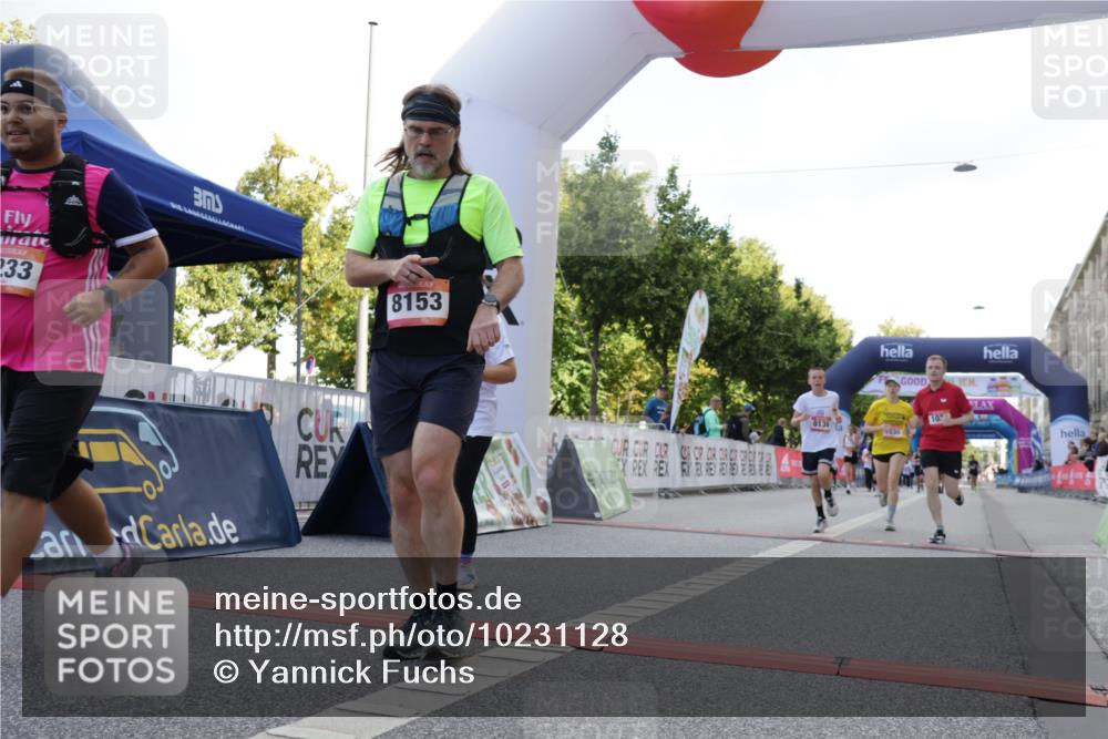 06.09.2026 - CURREX Alsterlauf Yannick Fuchs http://msf.ph/oto/10231128 06.09.2026 11:55:28 Ziel 1030, 1033, 1071, 1233, 1337, 8136 meine-sportfotos.de