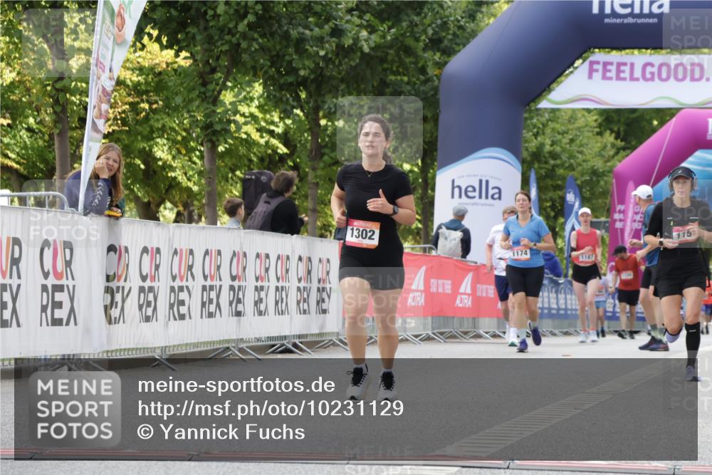 06.09.2026 - CURREX Alsterlauf Yannick Fuchs http://msf.ph/oto/10231129 06.09.2026 11:57:25 Ziel 1129, 1154, 1302 meine-sportfotos.de