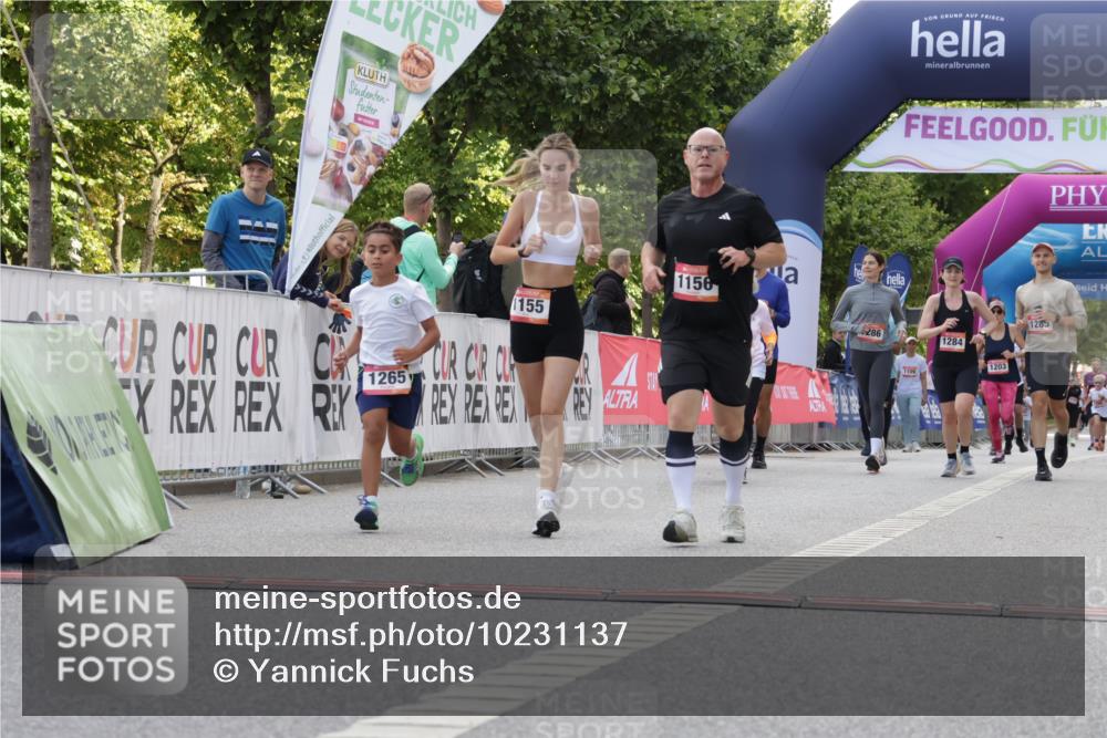 06.09.2026 - CURREX Alsterlauf Yannick Fuchs http://msf.ph/oto/10231137 06.09.2026 11:55:33 Ziel 1030, 1033, 1155, 1156, 1265, 1337, 8136 meine-sportfotos.de