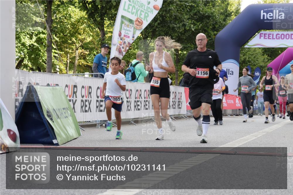 06.09.2026 - CURREX Alsterlauf Yannick Fuchs http://msf.ph/oto/10231141 06.09.2026 11:55:34 Ziel 1030, 1033, 1155, 1156, 1265, 8136 meine-sportfotos.de