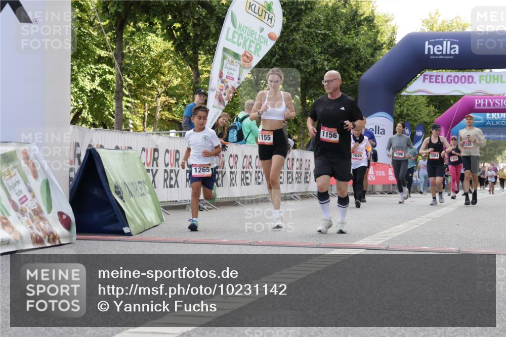 06.09.2026 - CURREX Alsterlauf Yannick Fuchs http://msf.ph/oto/10231142 06.09.2026 11:55:34 Ziel 1030, 1033, 1155, 1156, 1265, 8136 meine-sportfotos.de