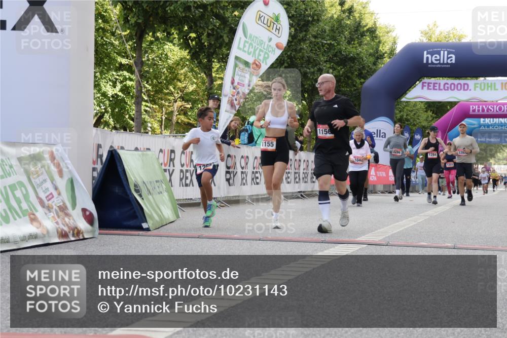06.09.2026 - CURREX Alsterlauf Yannick Fuchs http://msf.ph/oto/10231143 06.09.2026 11:55:34 Ziel 1030, 1033, 1155, 1156, 1265, 8136 meine-sportfotos.de