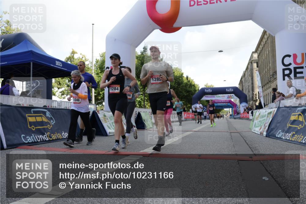 06.09.2026 - CURREX Alsterlauf Yannick Fuchs http://msf.ph/oto/10231166 06.09.2026 11:55:42 Ziel 1004, 1005, 1046, 1155, 1156, 1203, 1234, 1265, 1284, 1285, 1286, 1288, 1326 meine-sportfotos.de