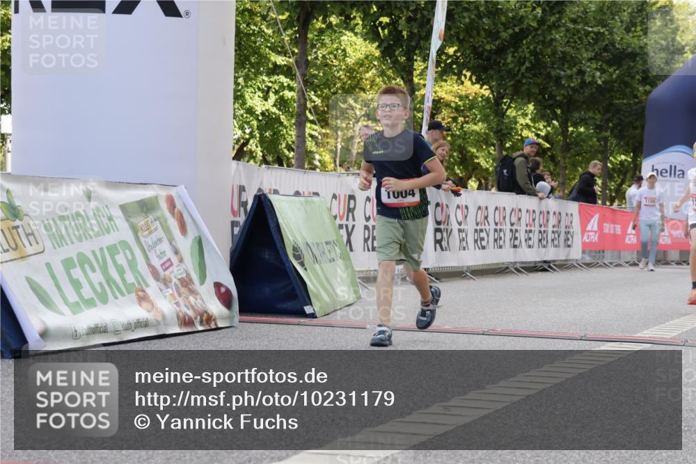 06.09.2026 - CURREX Alsterlauf Yannick Fuchs http://msf.ph/oto/10231179 06.09.2026 11:55:47 Ziel 1004, 1005, 1046, 1149, 1203, 1234, 1284, 1285, 1286, 1288, 1296, 1326 meine-sportfotos.de