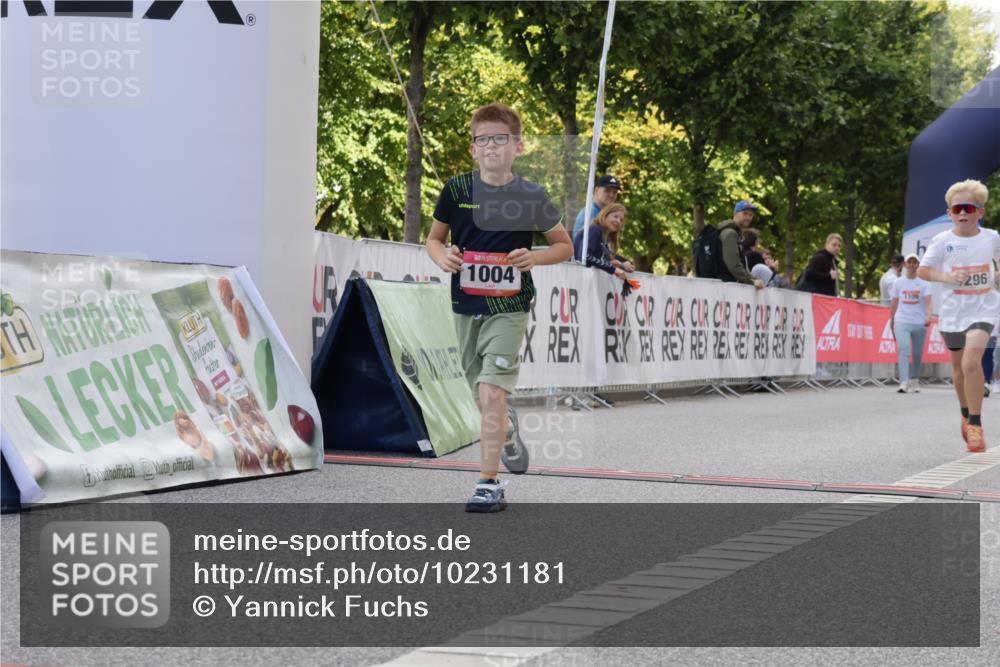 06.09.2026 - CURREX Alsterlauf Yannick Fuchs http://msf.ph/oto/10231181 06.09.2026 11:55:48 Ziel 1004, 1005, 1149, 1203, 1234, 1284, 1286, 1288, 1296, 1326 meine-sportfotos.de
