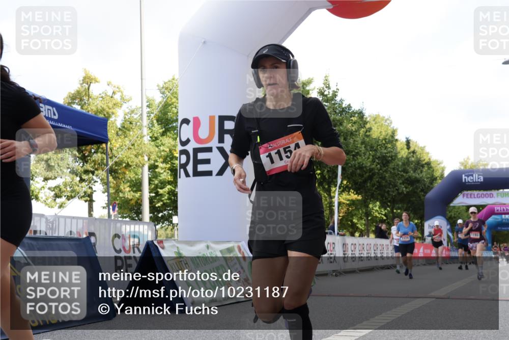 06.09.2026 - CURREX Alsterlauf Yannick Fuchs http://msf.ph/oto/10231187 06.09.2026 11:57:30 Ziel 1154, 1174, 1193, 1302 meine-sportfotos.de