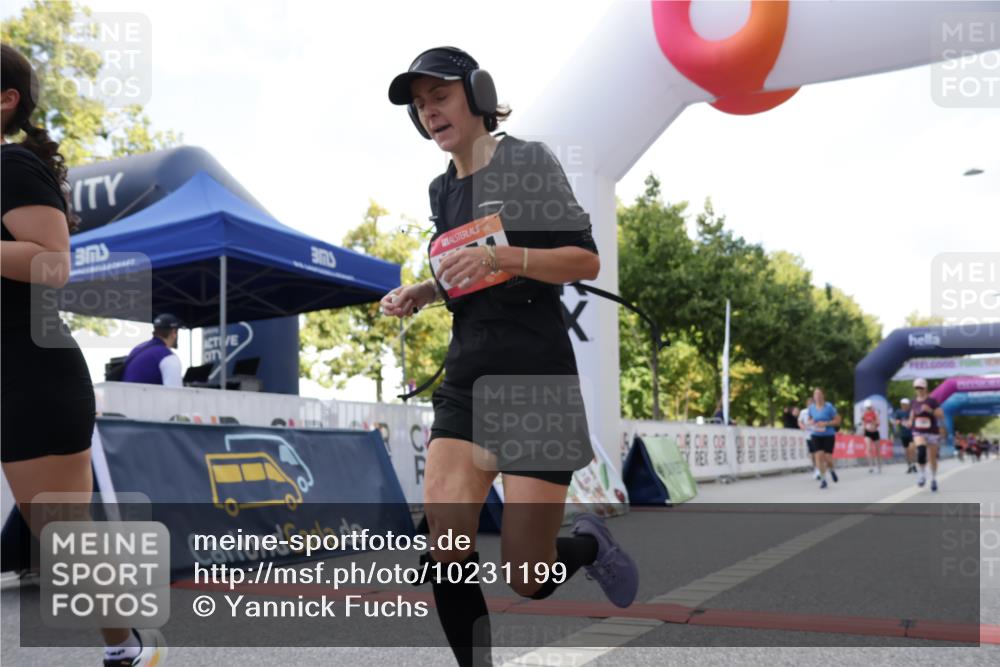 06.09.2026 - CURREX Alsterlauf Yannick Fuchs http://msf.ph/oto/10231199 06.09.2026 11:57:31 Ziel 1154, 1174, 1193, 1302, 2484 meine-sportfotos.de