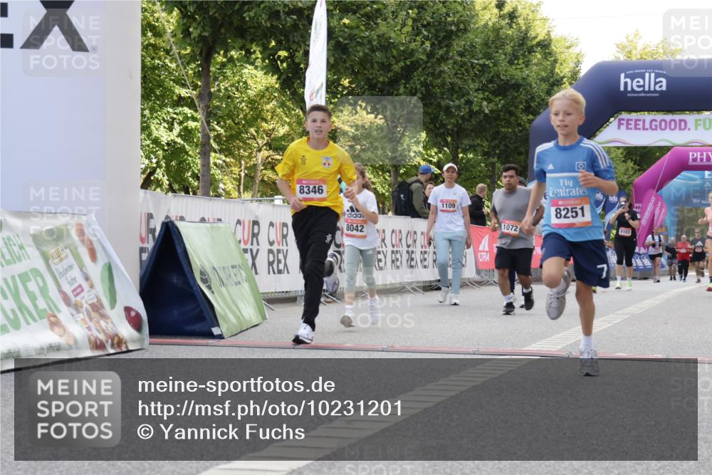 06.09.2026 - CURREX Alsterlauf Yannick Fuchs http://msf.ph/oto/10231201 06.09.2026 11:55:55 Ziel 1072, 1109, 1110, 1149, 1296, 1299, 1344, 8042, 8251, 8346 meine-sportfotos.de
