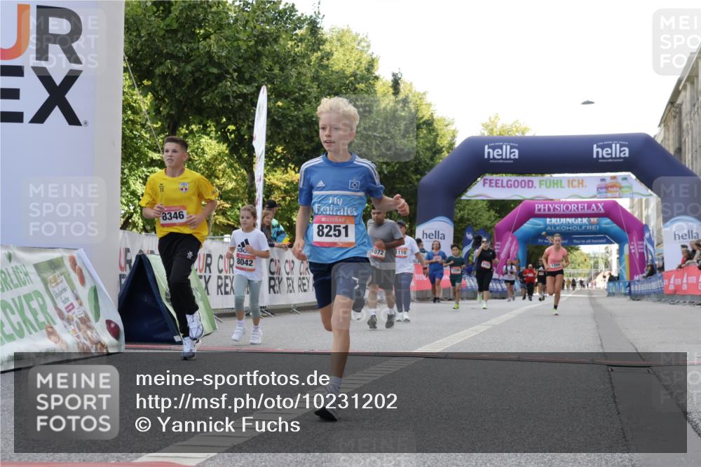 06.09.2026 - CURREX Alsterlauf Yannick Fuchs http://msf.ph/oto/10231202 06.09.2026 11:55:55 Ziel 1072, 1109, 1110, 1149, 1296, 1299, 1344, 8042, 8251, 8346 meine-sportfotos.de