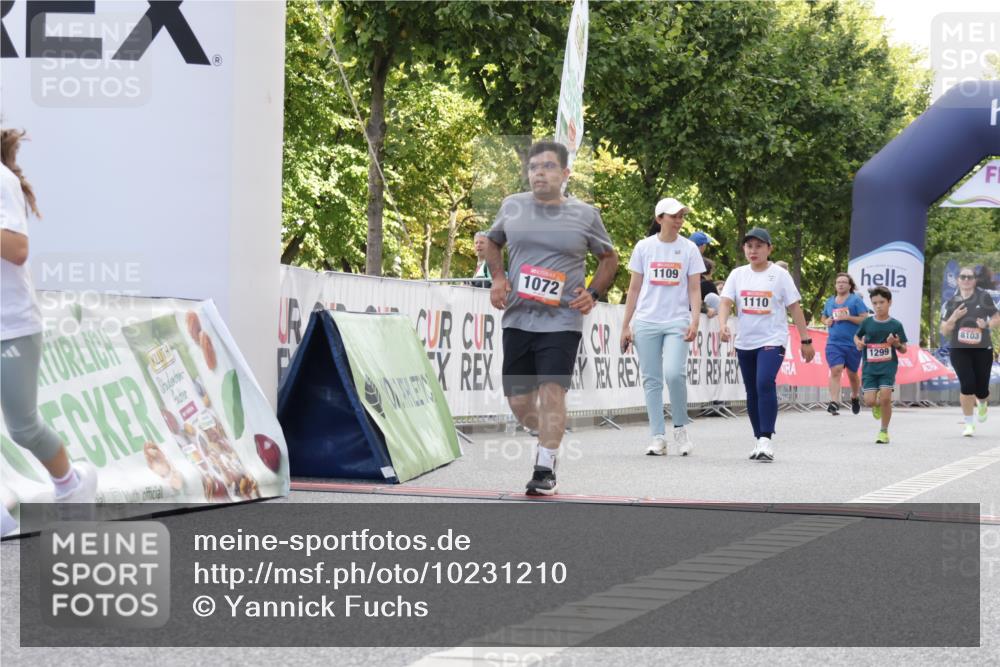 06.09.2026 - CURREX Alsterlauf Yannick Fuchs http://msf.ph/oto/10231210 06.09.2026 11:55:57 Ziel 1072, 1109, 1110, 1149, 1299, 1344, 8042, 8103, 8251, 8346 meine-sportfotos.de