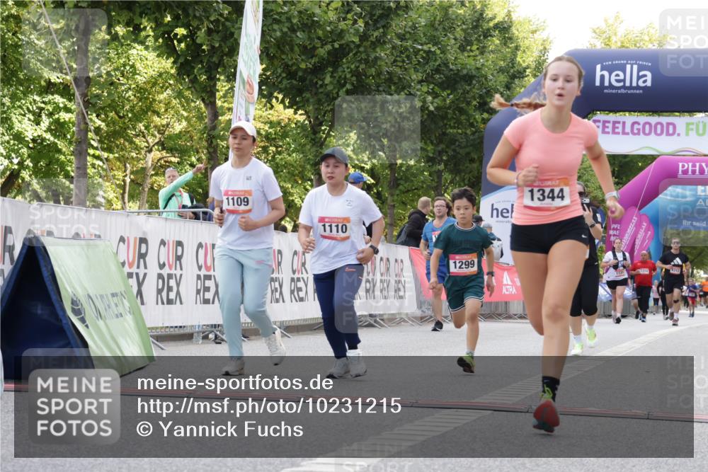 06.09.2026 - CURREX Alsterlauf Yannick Fuchs http://msf.ph/oto/10231215 06.09.2026 11:55:59 Ziel 1072, 1109, 1110, 1149, 1299, 1344, 8042, 8103, 8251, 8346 meine-sportfotos.de