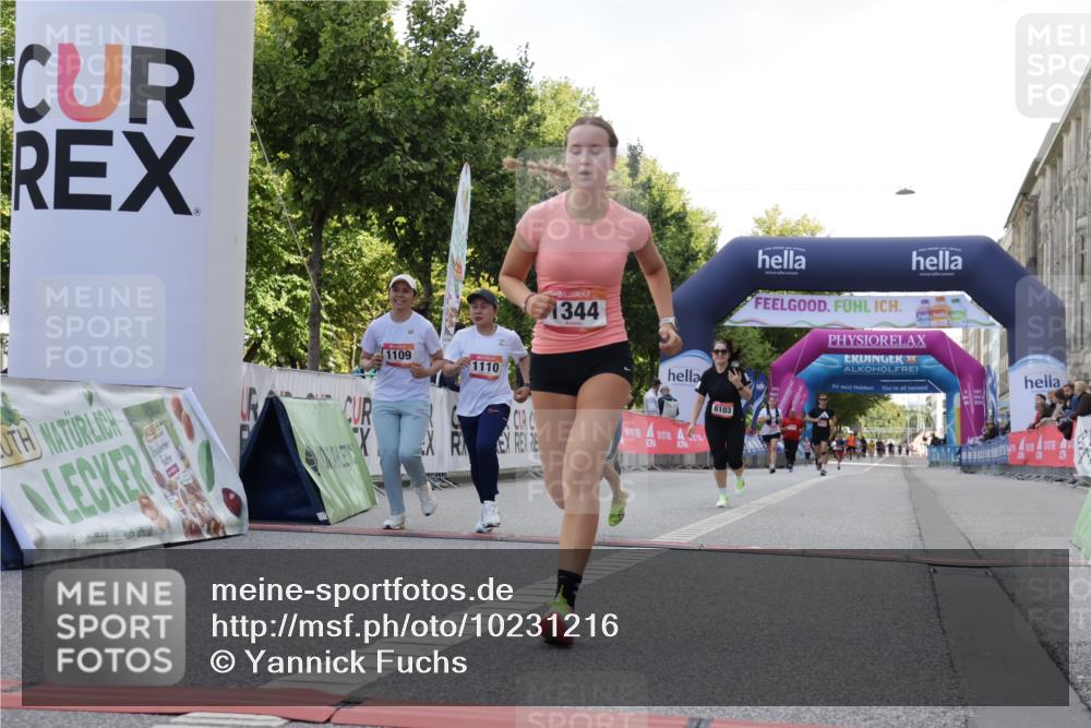 06.09.2026 - CURREX Alsterlauf Yannick Fuchs http://msf.ph/oto/10231216 06.09.2026 11:55:59 Ziel 1072, 1109, 1110, 1149, 1299, 1344, 8042, 8103, 8251, 8346 meine-sportfotos.de