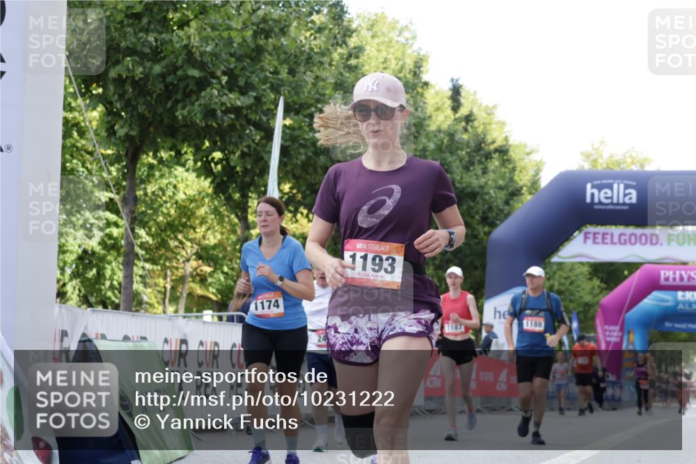 06.09.2026 - CURREX Alsterlauf Yannick Fuchs http://msf.ph/oto/10231222 06.09.2026 11:57:33 Ziel 1154, 1174, 1187, 1188, 1193, 1302, 2484 meine-sportfotos.de