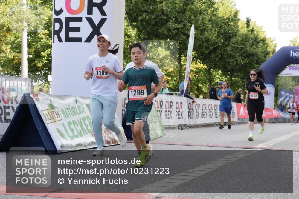 06.09.2026 - CURREX Alsterlauf Yannick Fuchs http://msf.ph/oto/10231223 06.09.2026 11:56:01 Ziel 1072, 1109, 1110, 1299, 1320, 1344, 8042, 8103, 8251, 8346 meine-sportfotos.de
