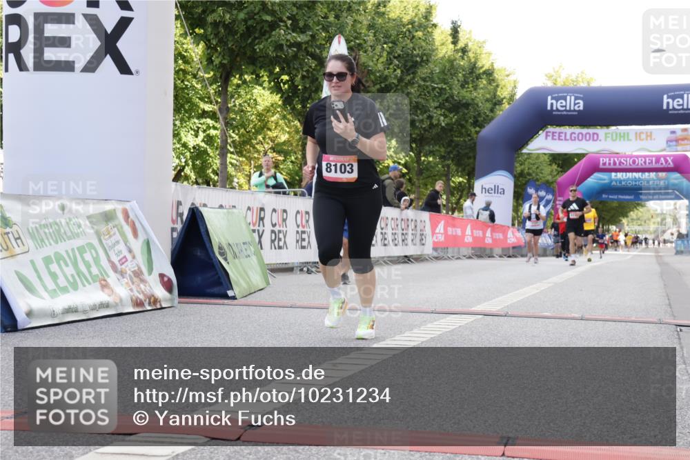 06.09.2026 - CURREX Alsterlauf Yannick Fuchs http://msf.ph/oto/10231234 06.09.2026 11:56:03 Ziel 1072, 1109, 1110, 1299, 1320, 1344, 8042, 8103 meine-sportfotos.de