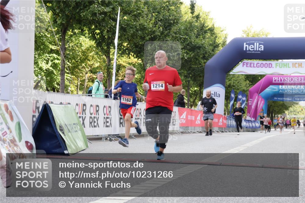 06.09.2026 - CURREX Alsterlauf Yannick Fuchs http://msf.ph/oto/10231266 06.09.2026 11:56:13 Ziel 1131, 1162, 1214, 8285, 8312 meine-sportfotos.de