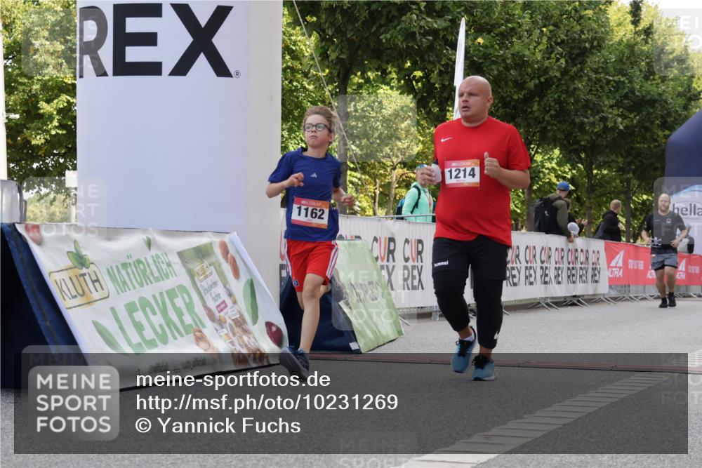06.09.2026 - CURREX Alsterlauf Yannick Fuchs http://msf.ph/oto/10231269 06.09.2026 11:56:14 Ziel 1131, 1162, 1214, 8285, 8312 meine-sportfotos.de