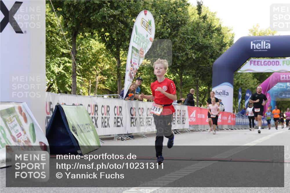 06.09.2026 - CURREX Alsterlauf Yannick Fuchs http://msf.ph/oto/10231311 06.09.2026 11:56:28 Ziel 1032, 1035, 1103, 1142, 1211, 8267 meine-sportfotos.de