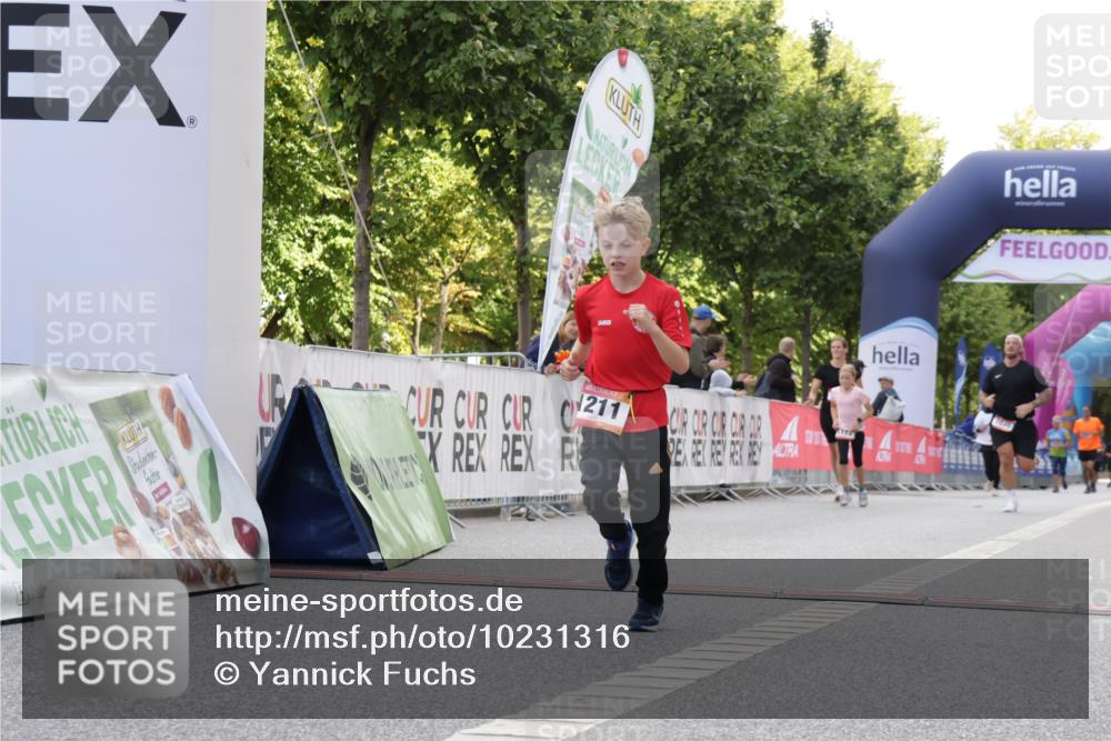 06.09.2026 - CURREX Alsterlauf Yannick Fuchs http://msf.ph/oto/10231316 06.09.2026 11:56:29 Ziel 1032, 1035, 1103, 1142, 1211 meine-sportfotos.de