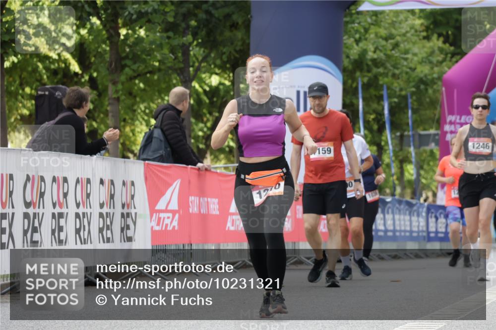06.09.2026 - CURREX Alsterlauf Yannick Fuchs http://msf.ph/oto/10231321 06.09.2026 11:57:42 Ziel 1187, 1188, 1210, 2484 meine-sportfotos.de