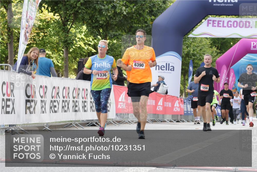 06.09.2026 - CURREX Alsterlauf Yannick Fuchs http://msf.ph/oto/10231351 06.09.2026 11:56:44 Ziel 1056, 1118, 1303, 1335, 1336, 6390 meine-sportfotos.de