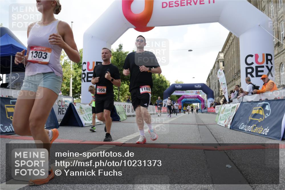 06.09.2026 - CURREX Alsterlauf Yannick Fuchs http://msf.ph/oto/10231373 06.09.2026 11:56:51 Ziel 1056, 1102, 1148, 1171, 1300, 1303, 1336, 6390, 8098 meine-sportfotos.de