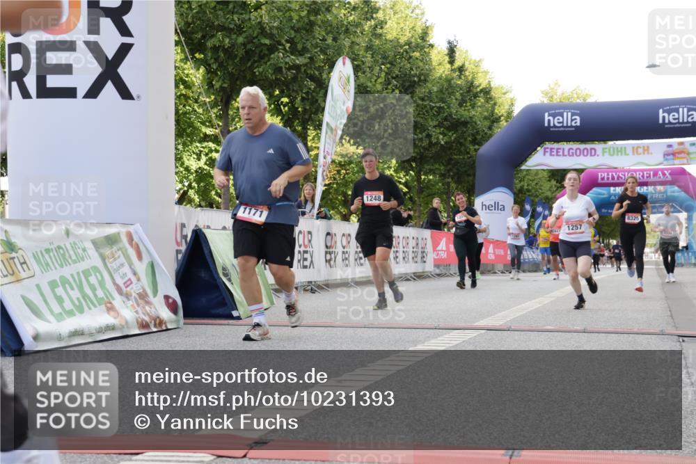 06.09.2026 - CURREX Alsterlauf Yannick Fuchs http://msf.ph/oto/10231393 06.09.2026 11:56:56 Ziel 1055, 1056, 1102, 1148, 1171, 1248, 1257, 1300, 1303, 8098, 8325, 8326 meine-sportfotos.de