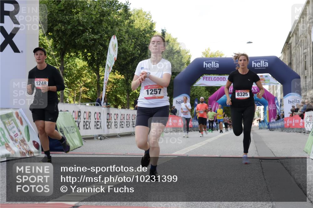 06.09.2026 - CURREX Alsterlauf Yannick Fuchs http://msf.ph/oto/10231399 06.09.2026 11:56:58 Ziel 1055, 1148, 1171, 1248, 1257, 1282, 1292, 8098, 8325, 8326 meine-sportfotos.de