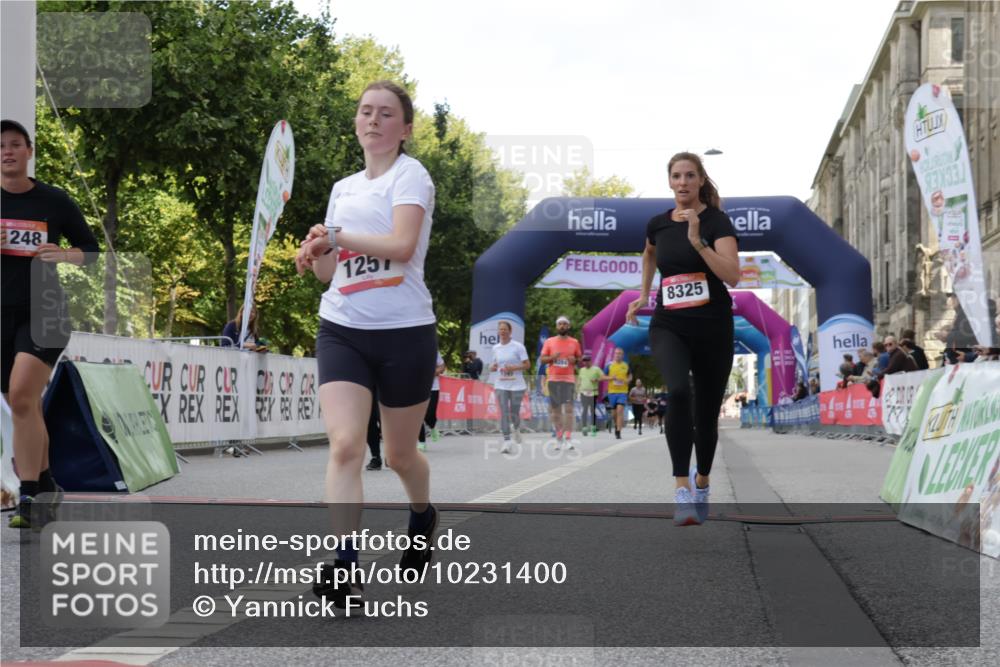 06.09.2026 - CURREX Alsterlauf Yannick Fuchs http://msf.ph/oto/10231400 06.09.2026 11:56:59 Ziel 1055, 1148, 1171, 1248, 1257, 1282, 1292, 8098, 8325, 8326 meine-sportfotos.de