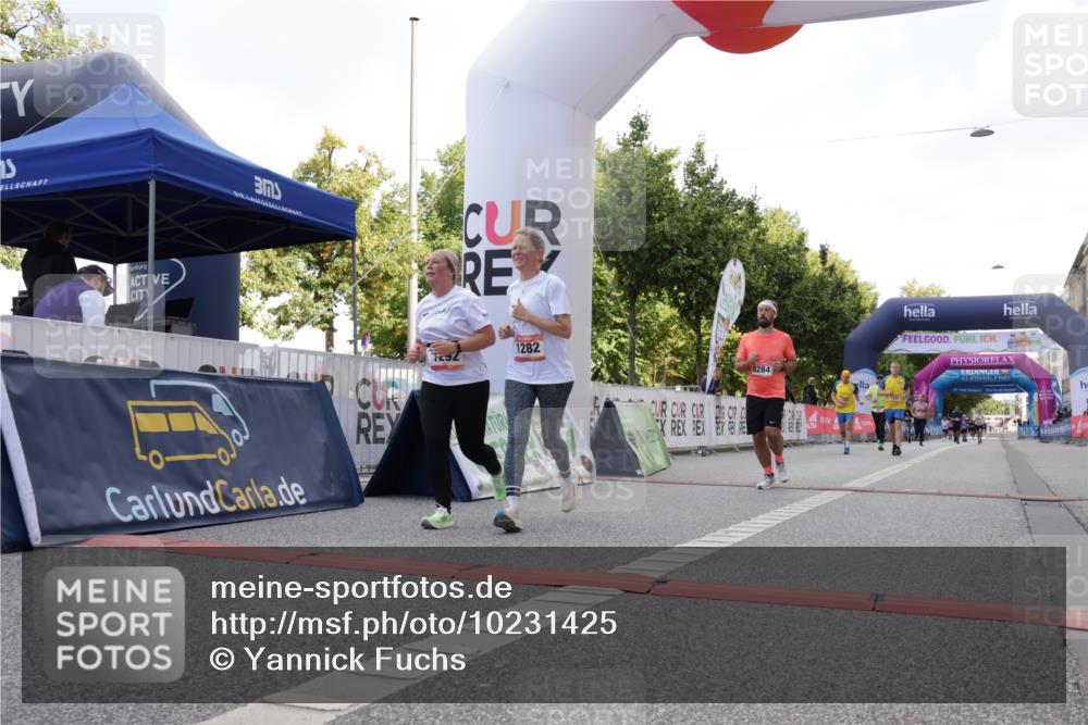06.09.2026 - CURREX Alsterlauf Yannick Fuchs http://msf.ph/oto/10231425 06.09.2026 11:57:05 Ziel 1055, 1228, 1229, 1248, 1257, 1282, 1292, 8284, 8325, 8326 meine-sportfotos.de
