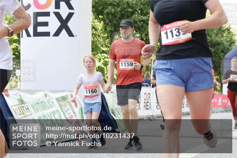 06.09.2026 - CURREX Alsterlauf Yannick Fuchs http://msf.ph/oto/10231437 06.09.2026 11:57:52 Ziel 1036, 1075, 1084, 1139, 1159, 1160, 1241, 1246, 8090 meine-sportfotos.de